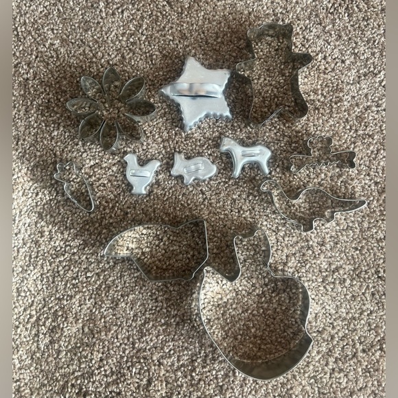 128 Vintage Cookie Cutters Red Plastic‎ HRM Crown Holidays McDonald’s Copper - Picture 4 of 16